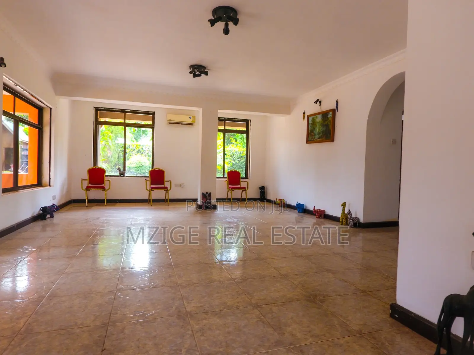 6bdrm Bungalow in For Sale: Stunning for sale