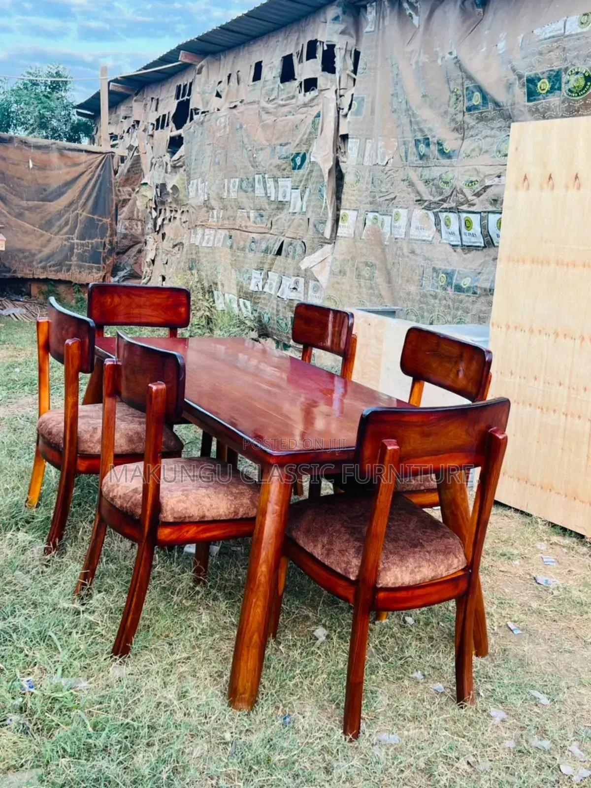 Dinning Table Ya Viti Sita