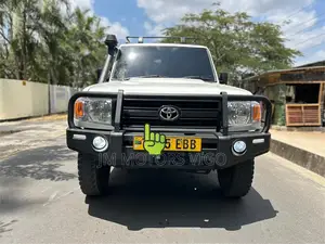 Toyota Land Cruiser 79 Series 2022 White