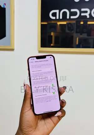 Apple iPhone 13 128 GB Red