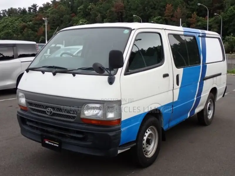 Toyota HiAce 2002 White