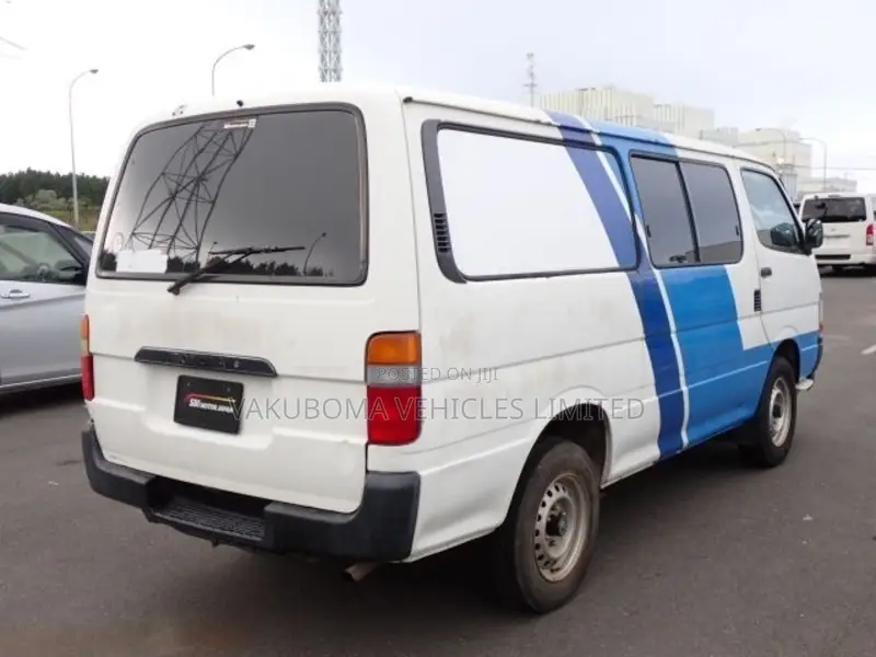 Toyota HiAce 2002 White