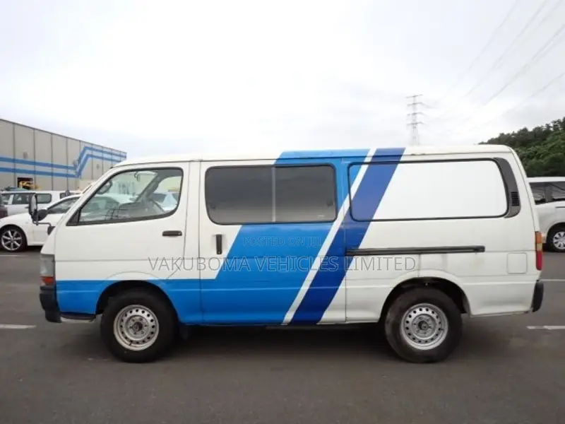 Toyota HiAce 2002 White