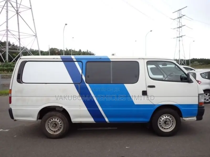 Toyota HiAce 2002 White