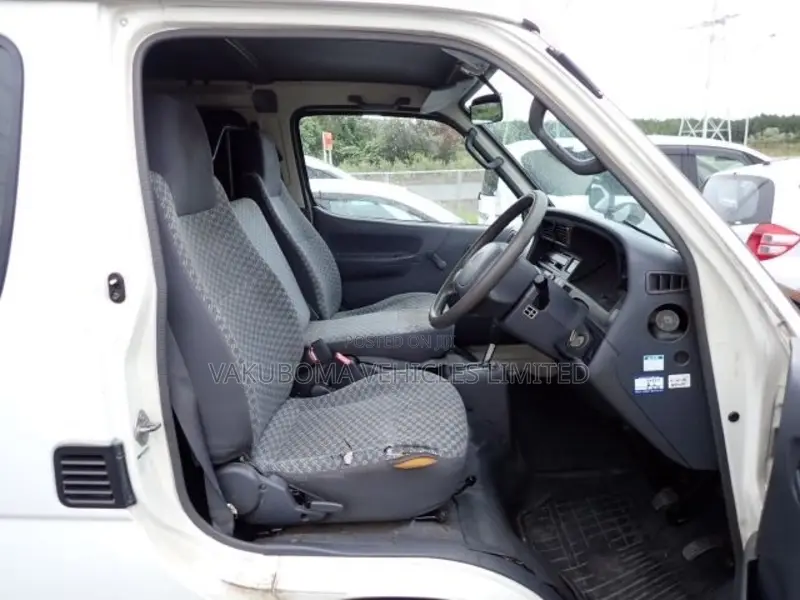 Toyota HiAce 2002 White