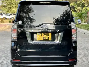 Toyota Noah 2.0 143hp FWD (7 Seater) 2009 Black