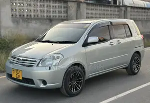 Toyota Raum 2004 Silver