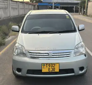 Toyota Raum 2004 Silver