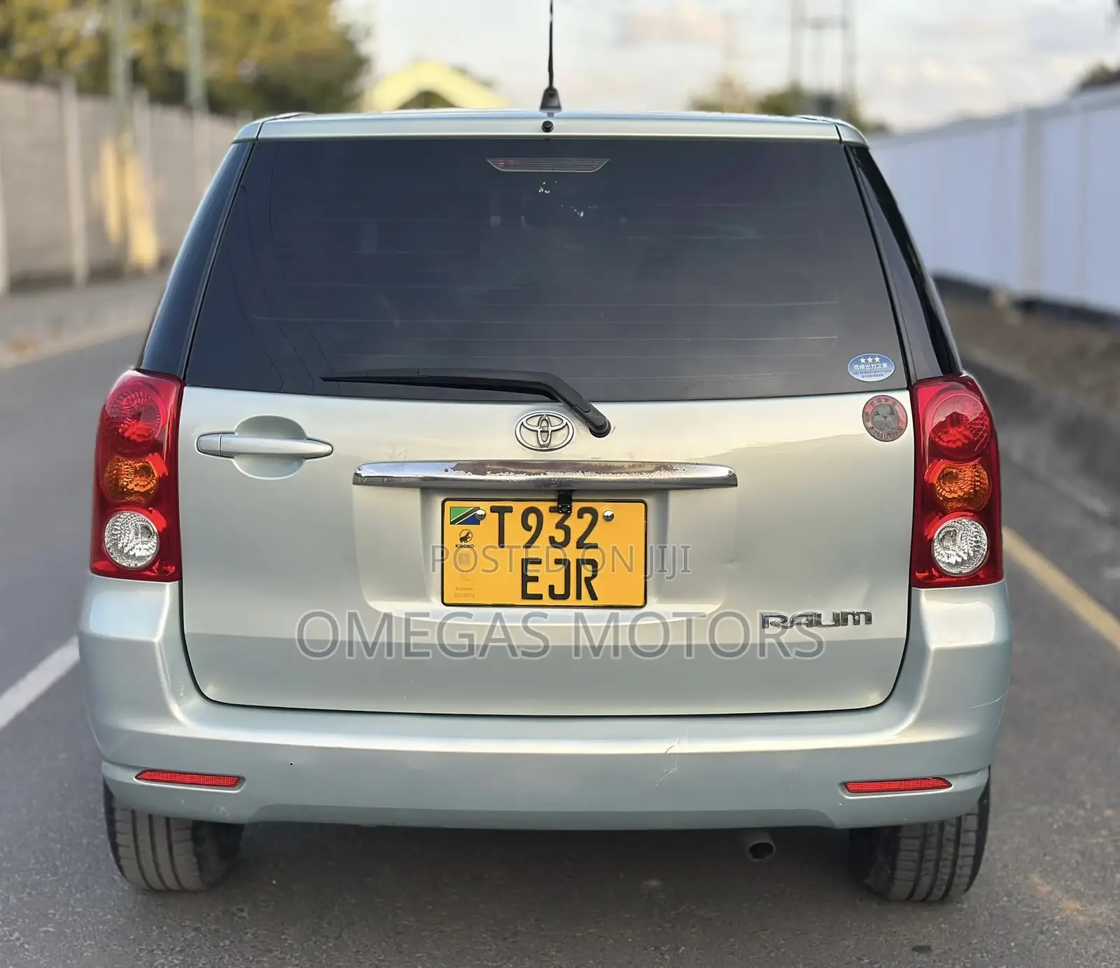 Toyota Raum 2004 Silver