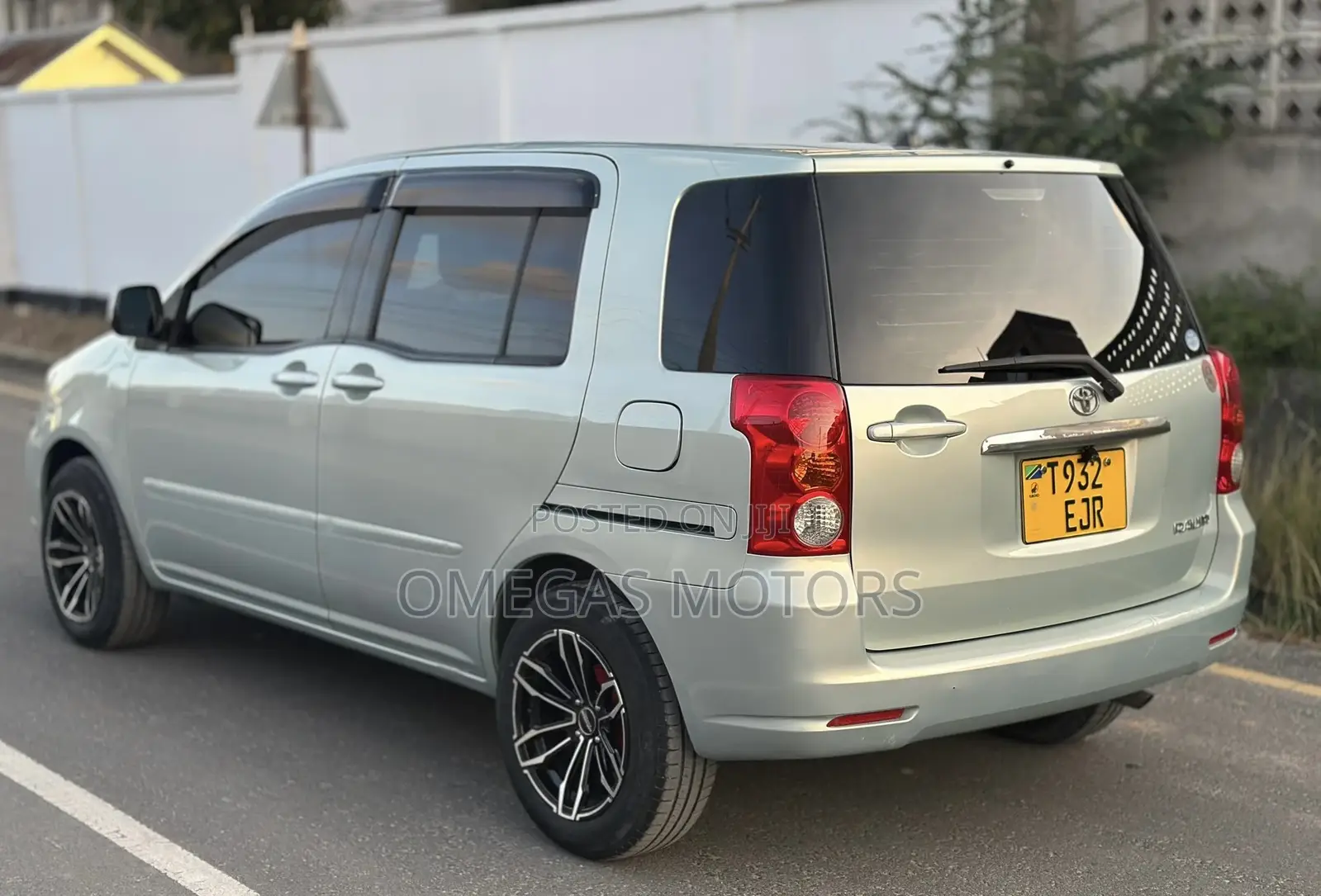 Toyota Raum 2004 Silver
