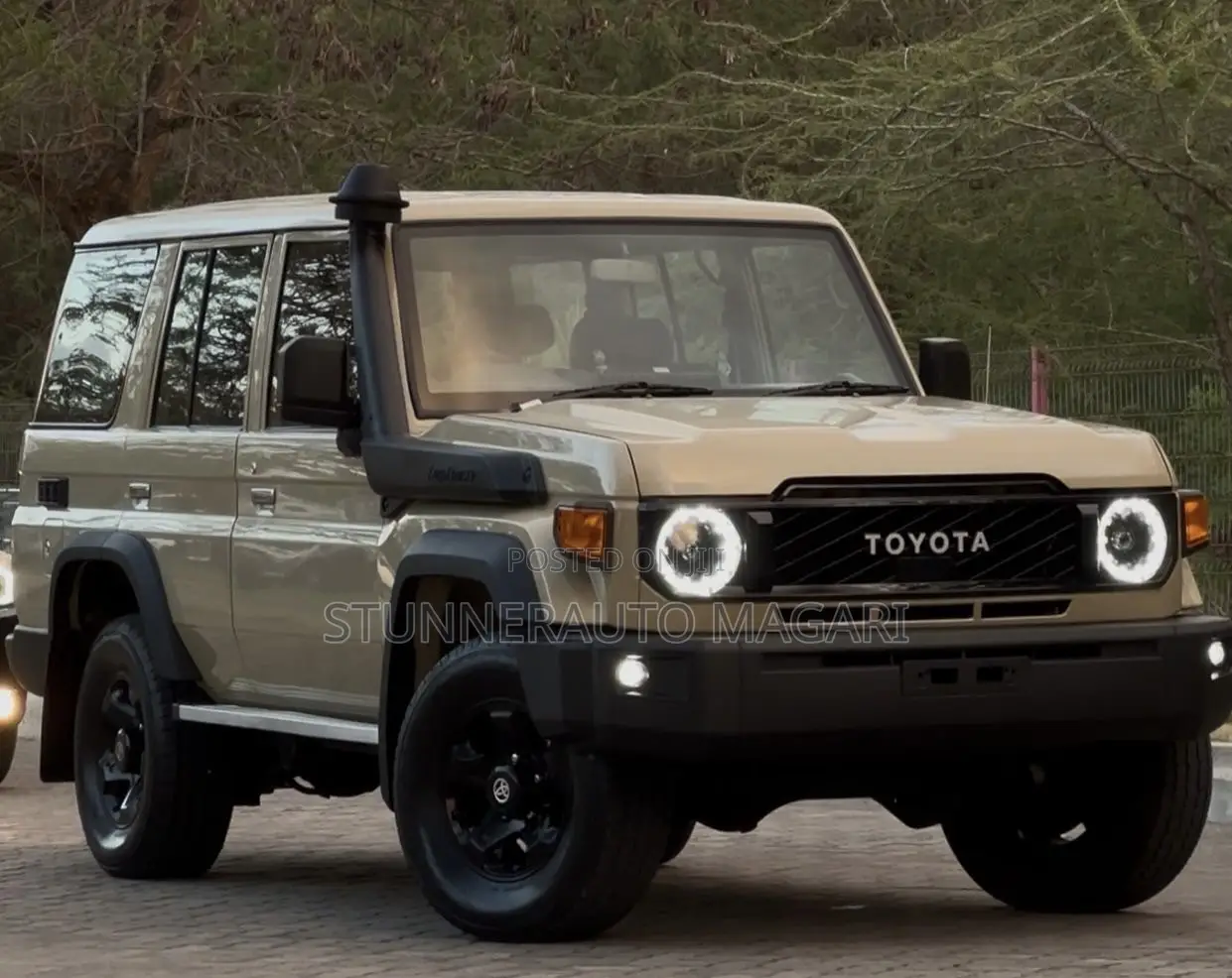Toyota Land Cruiser Prado 2022 Ivory