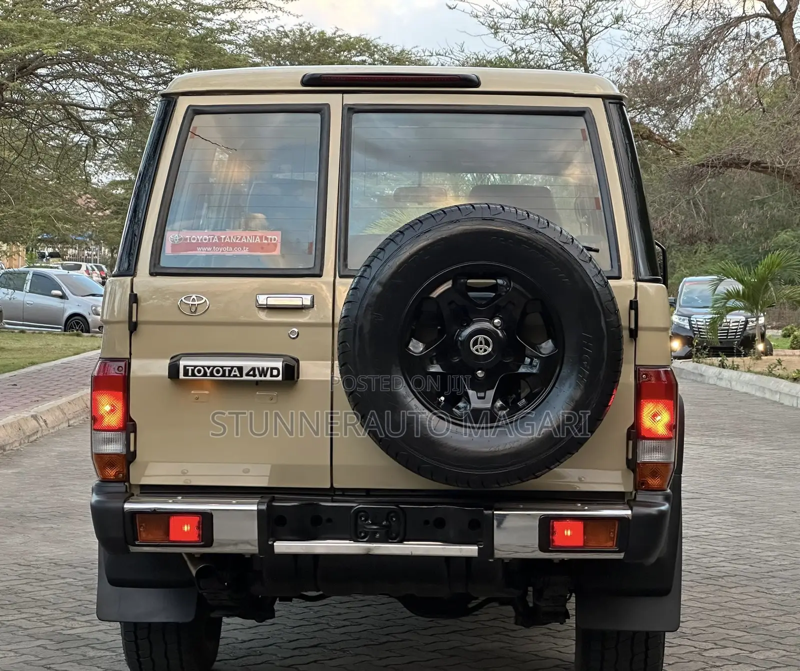 Toyota Land Cruiser Prado 2022 Ivory