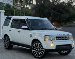 Land Rover Discovery 2010 White