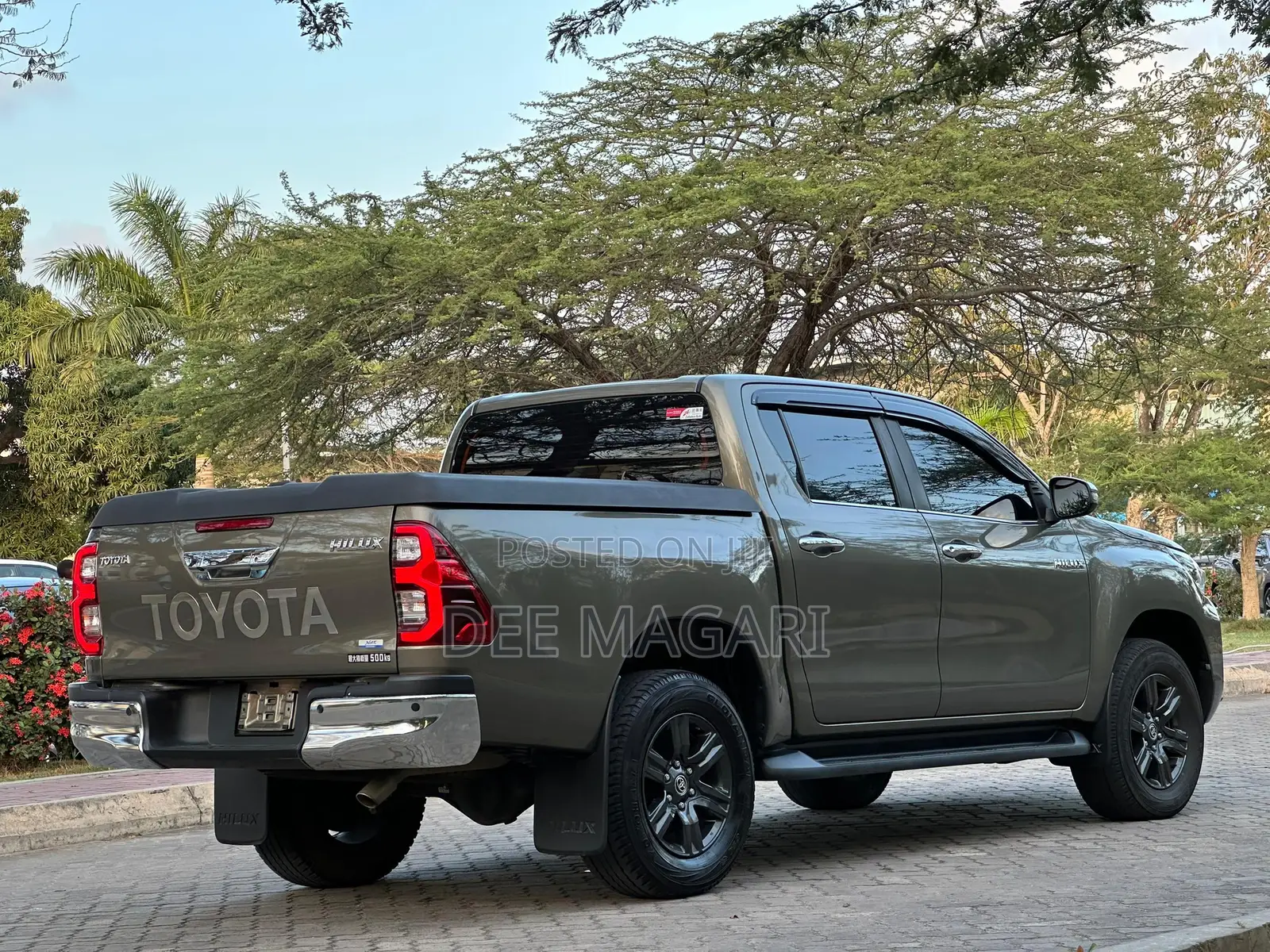 Toyota Hilux 2020 Brown