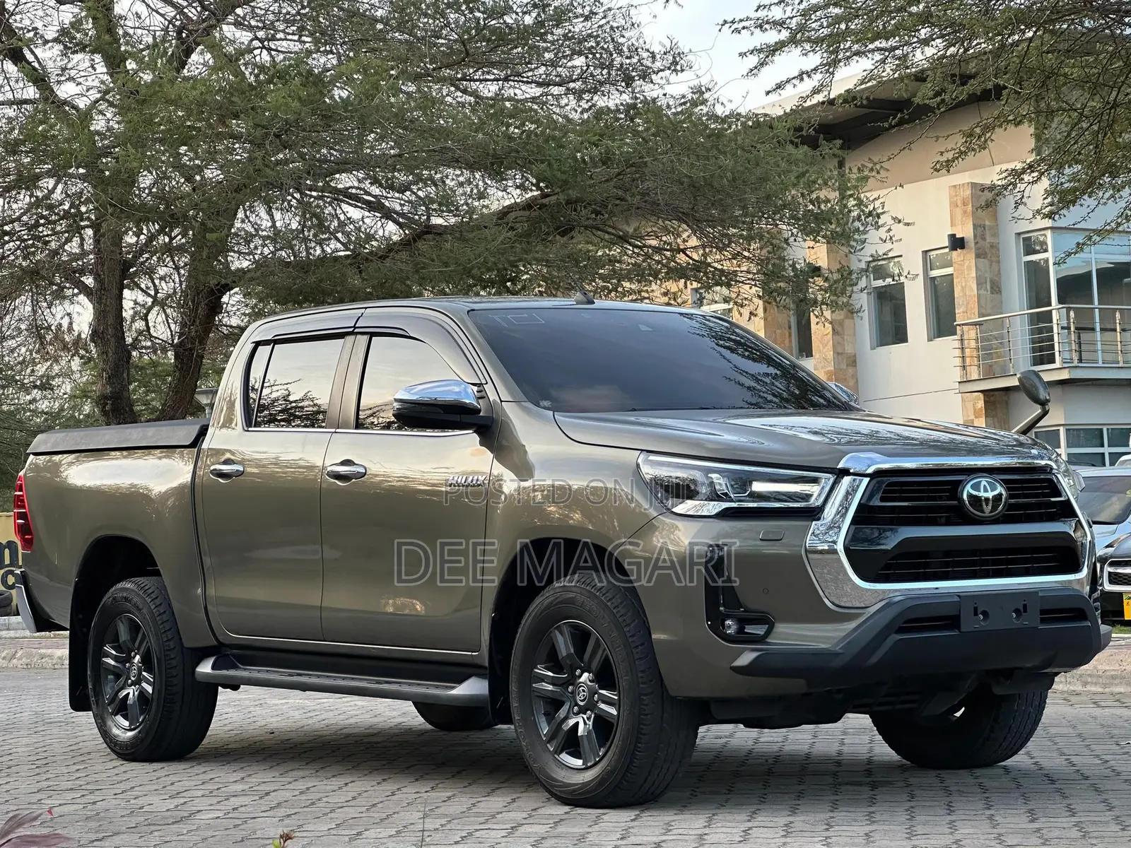 Toyota Hilux 2020 Brown