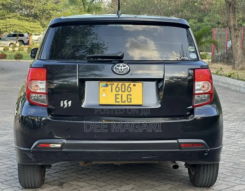 Toyota IST 2009 Black