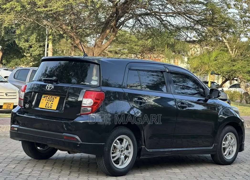 Toyota IST 2009 Black