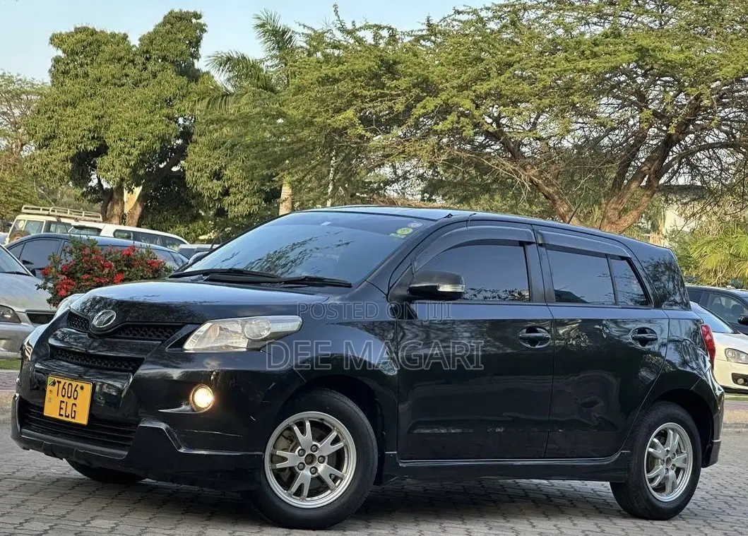 Toyota IST 2009 Black