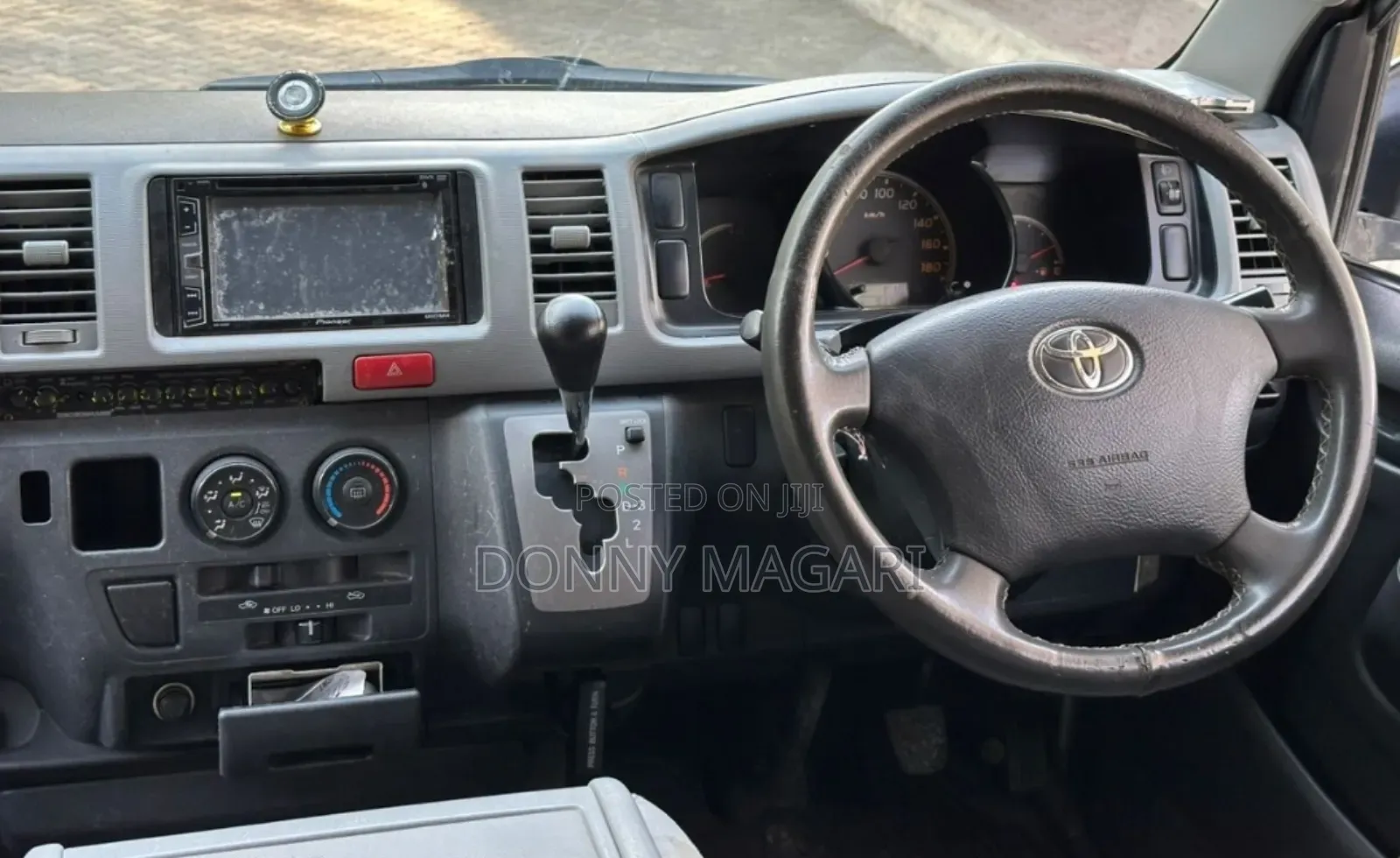 Toyota HiAce 2008 Silver