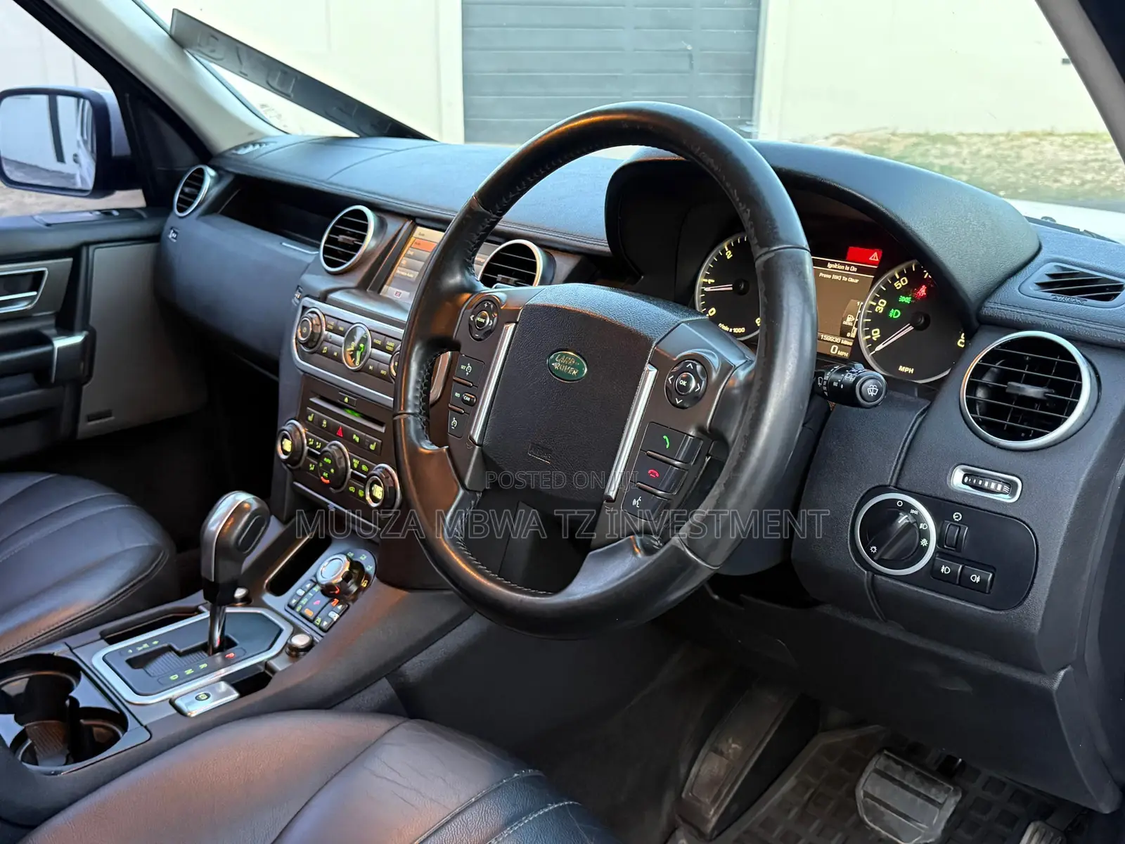Land Rover Discovery 2010 White