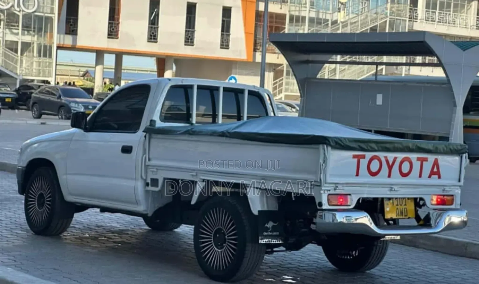 Toyota Hilux 2000 White
