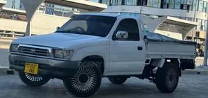Toyota Hilux 2000 White