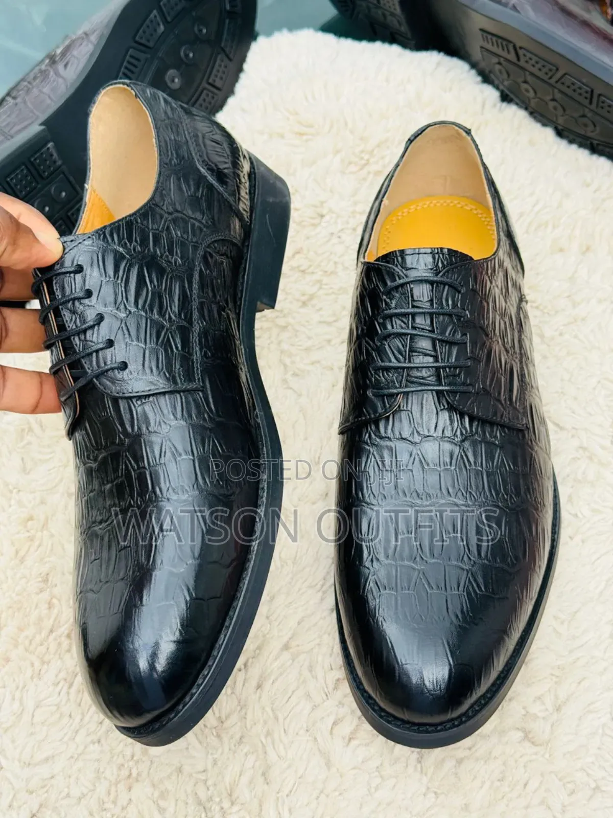 Men's Shoes Very Very Smart and Classic
