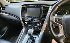 Mitsubishi Pajero 2021 Silver