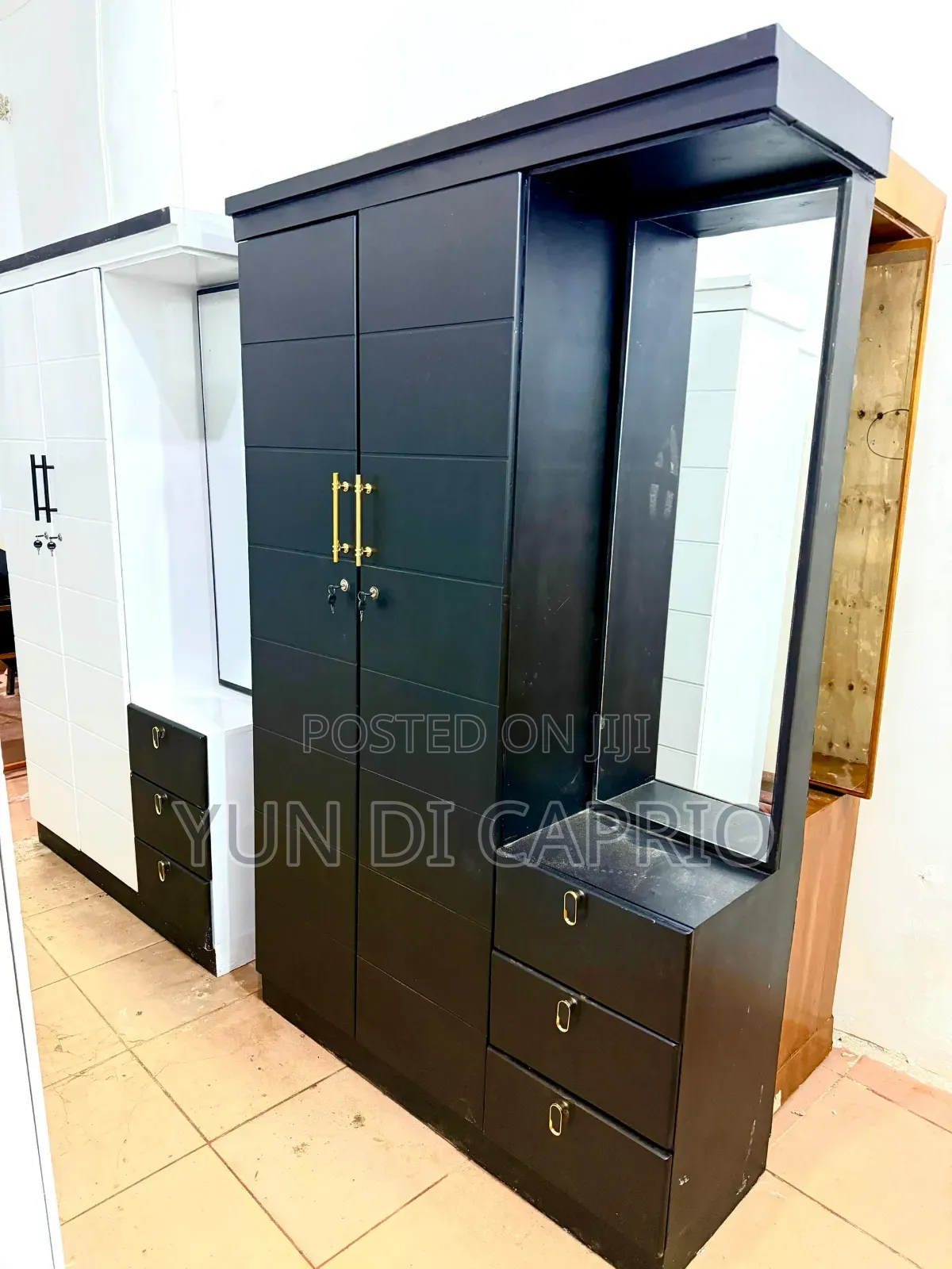 Kabati Zenye Dressing Table