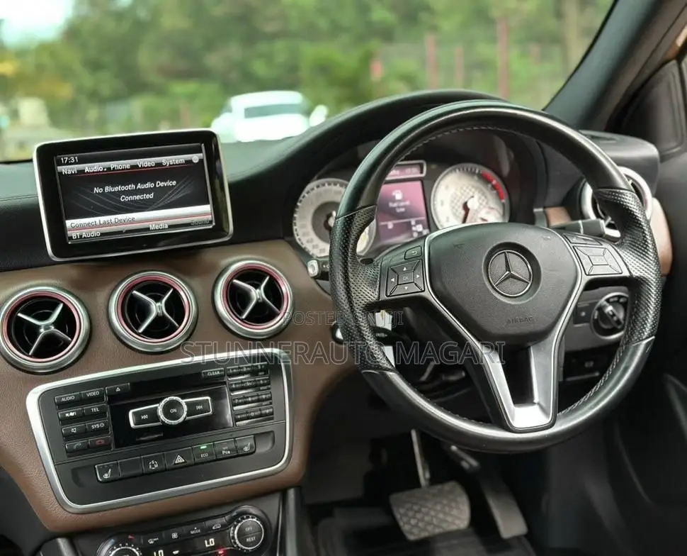 Mercedes-Benz A-Class 2014 Gold