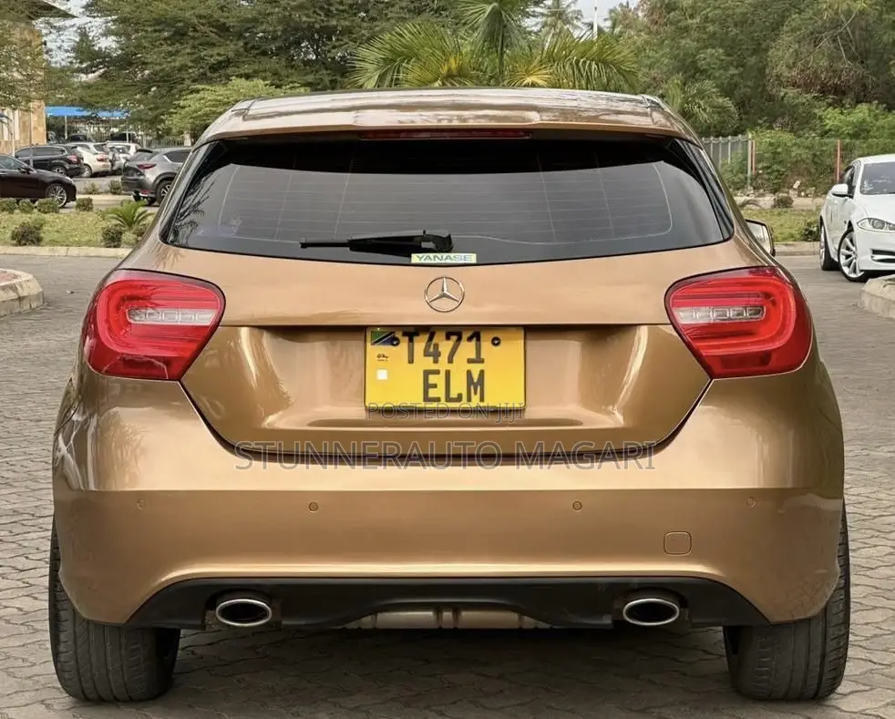 Mercedes-Benz A-Class 2014 Gold