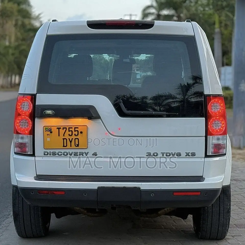 Land Rover Discovery 2010 White