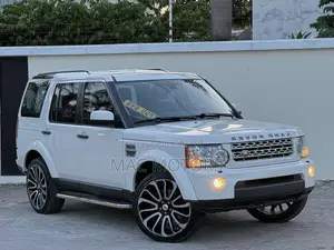 Land Rover Discovery 2010 White