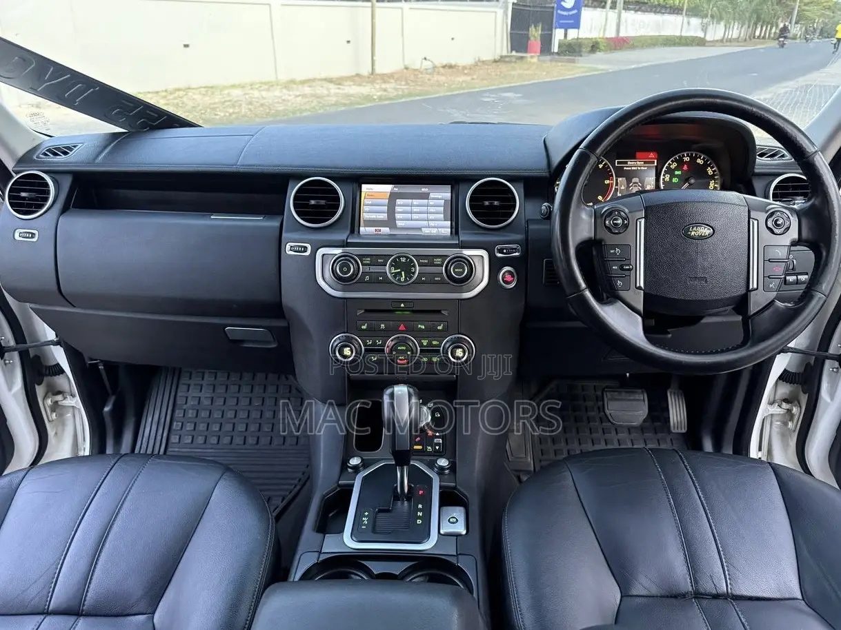 Land Rover Discovery 2010 White