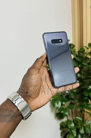 Samsung Galaxy S10e 128 GB Black