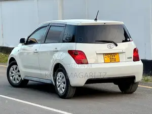 Toyota IST 2004 White