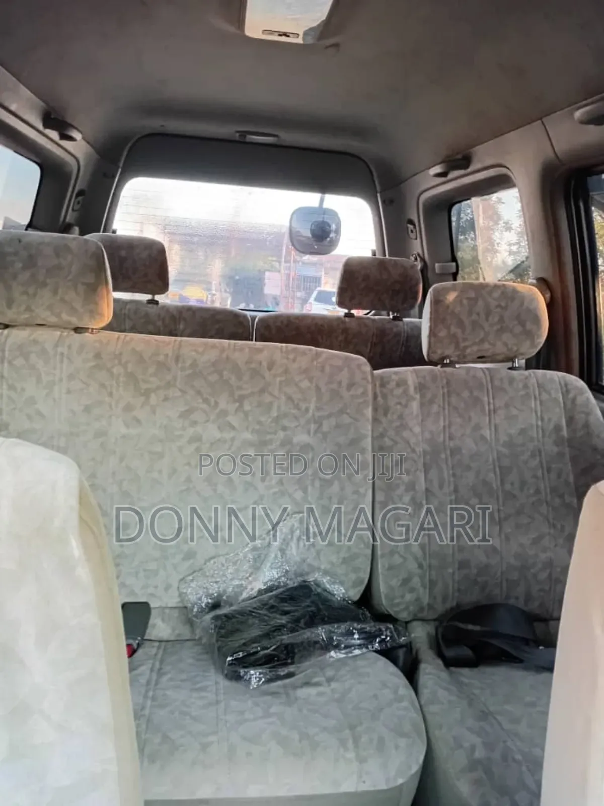 Toyota Noah 2001 Gold
