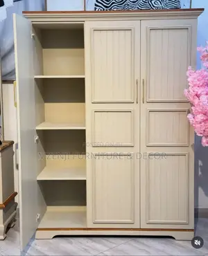 Kabati La Nguo 3 Doors