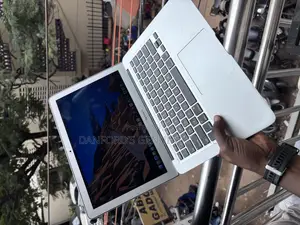 Laptop Apple MacBook Air 2017 8GB Intel Core i5 SSD 128GB