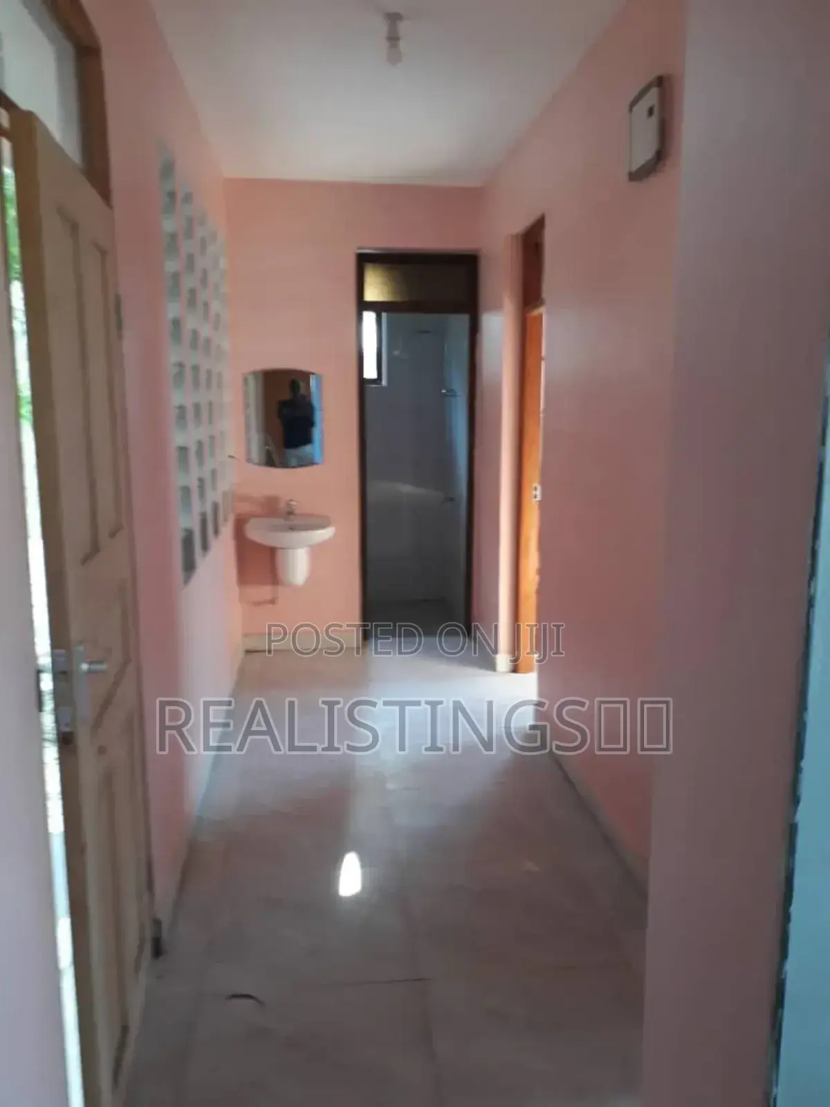 8bdrm House in Kasri Homes, Kigamboni for sale