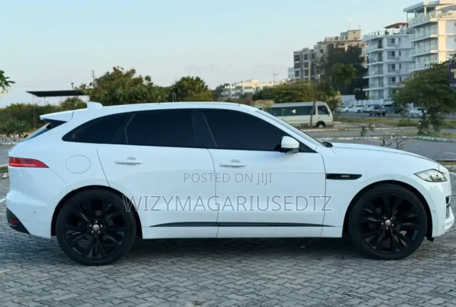Jaguar F-Pace 2018 Off white