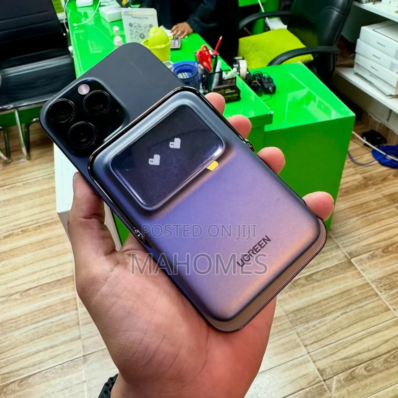 Wireless Megsafe Power Bank by Ugreen