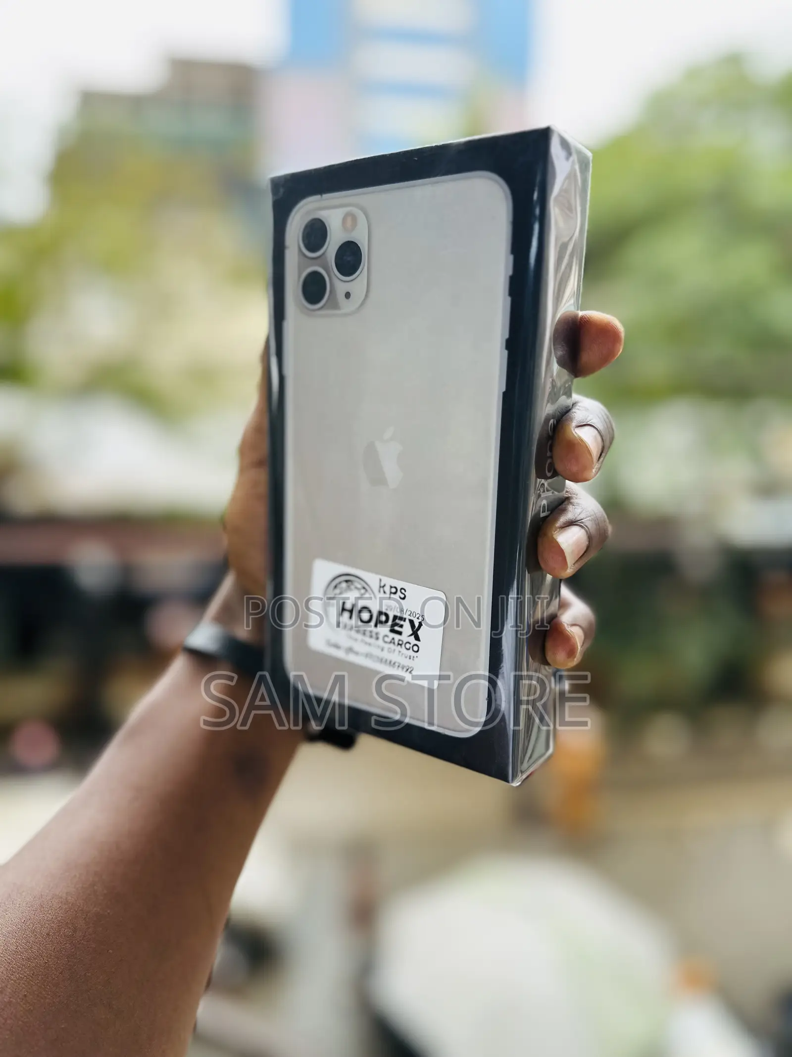 New Apple iPhone 11 Pro Max 64 GB Silver