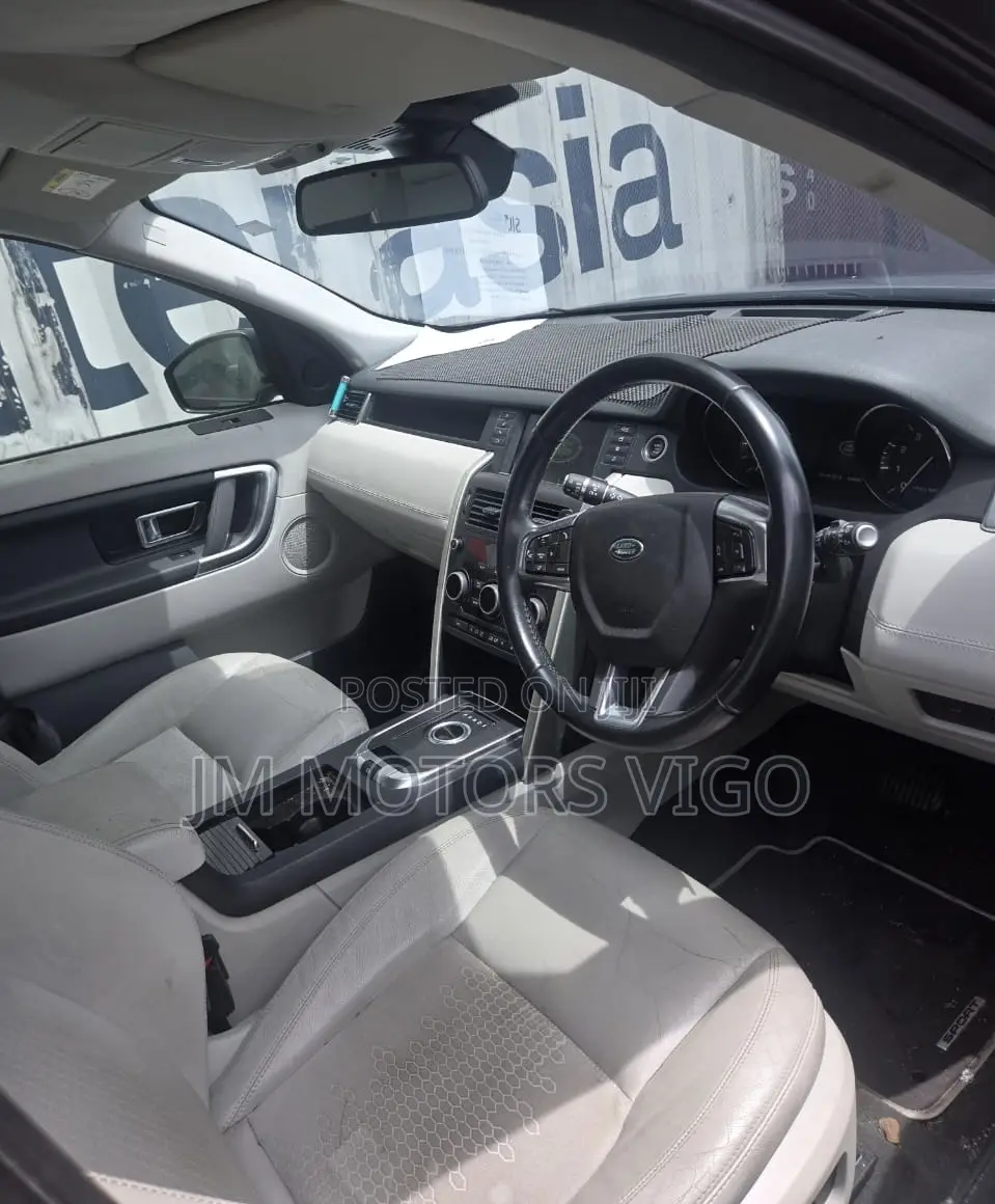 Land Rover Discovery 2015 Black