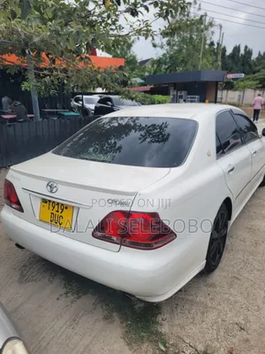 Toyota Crown 2008 White