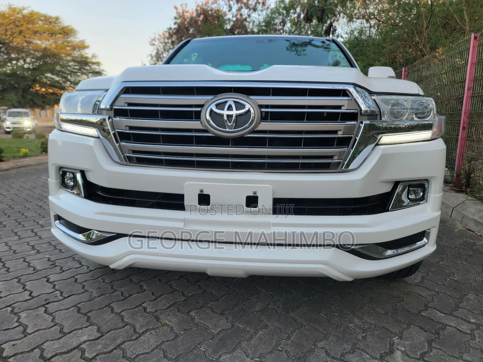 Toyota Land Cruiser 4.5 V8 VXR 2012 White