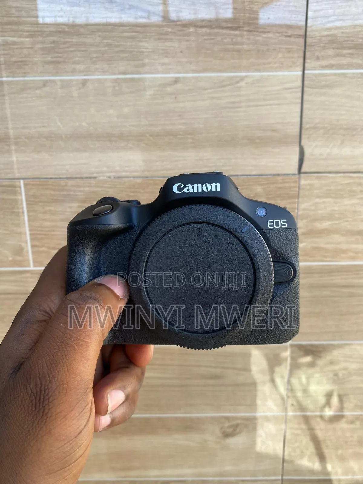 Canon Eos R100 Mirrorless Camera With 18-45mm Lens