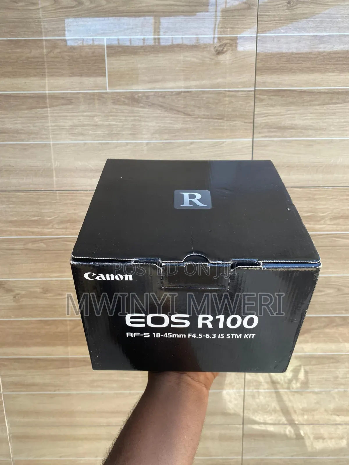 Canon Eos R100 Mirrorless Camera With 18-45mm Lens