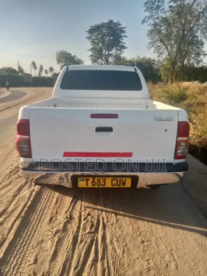 Toyota Hilux 2013 White