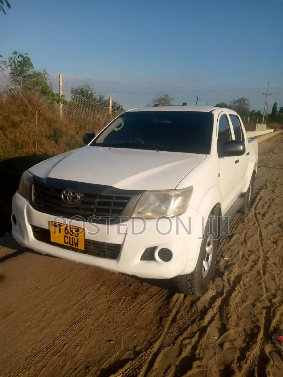 Toyota Hilux 2013 White
